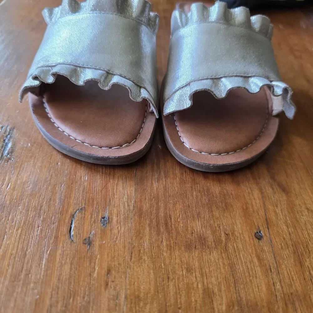 Jack Rogers Size 5.5 Rozette Ruffle Slides Metallic Flats